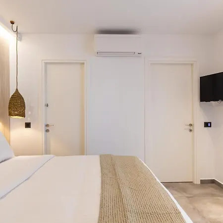 Callisti With Pool View And Calypso Upper Floor With Sea View Apartment *